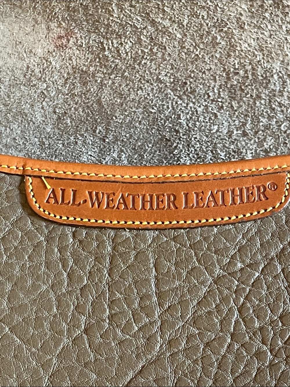 Dooney & Bourke Vintage AWL Pebbled Leather Crossbody Saddle Bag Brown Tan Trim - Picture 4 of 9